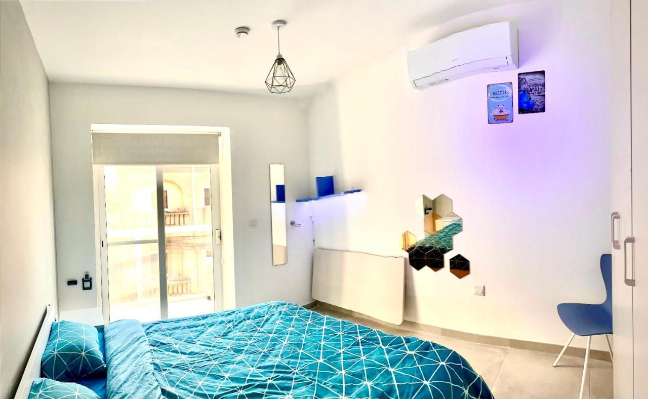 Central- Private En-Suite With Balcony In Shared Residence Pietà Buitenkant foto