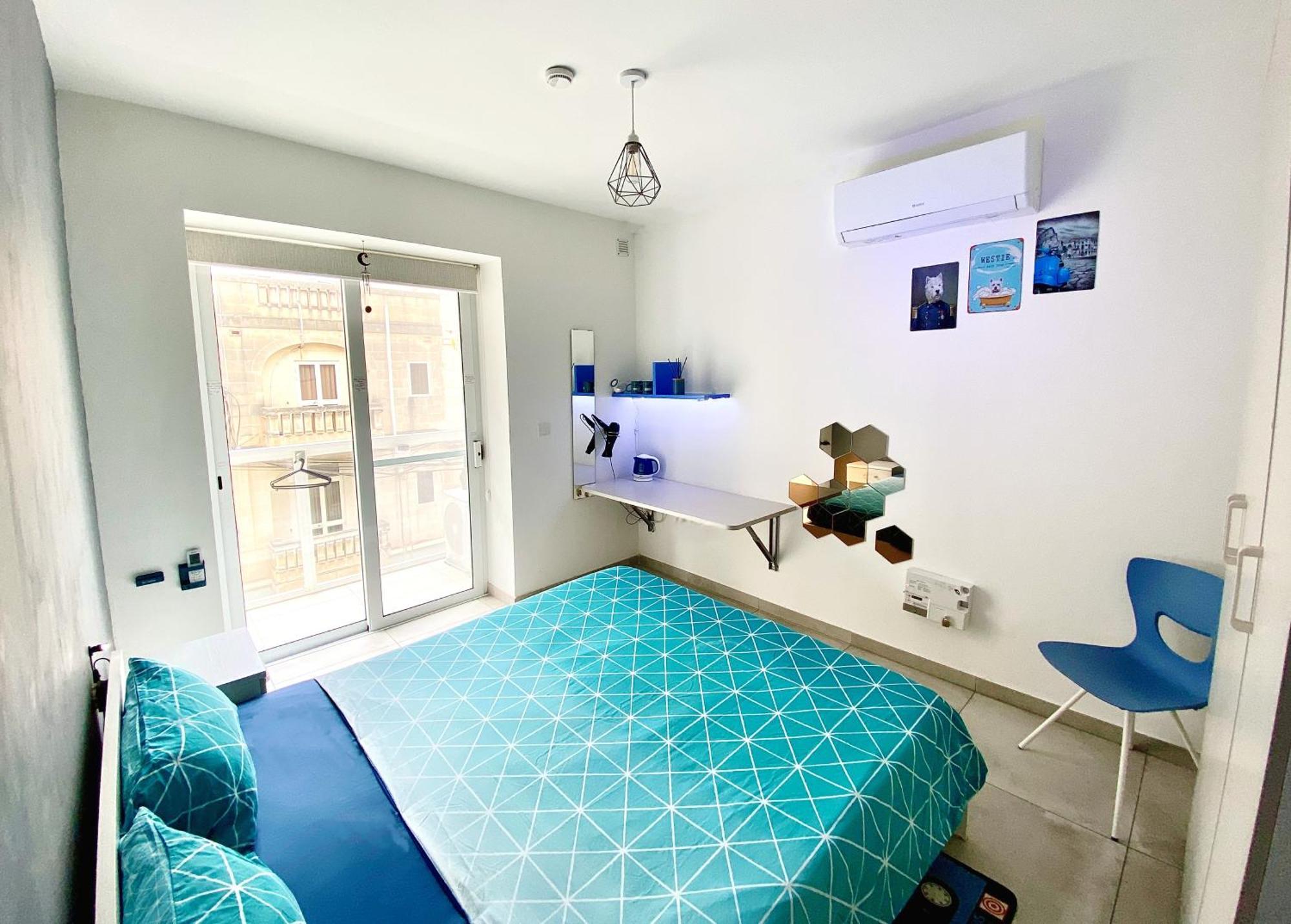 Central- Private En-Suite With Balcony In Shared Residence Pietà Buitenkant foto